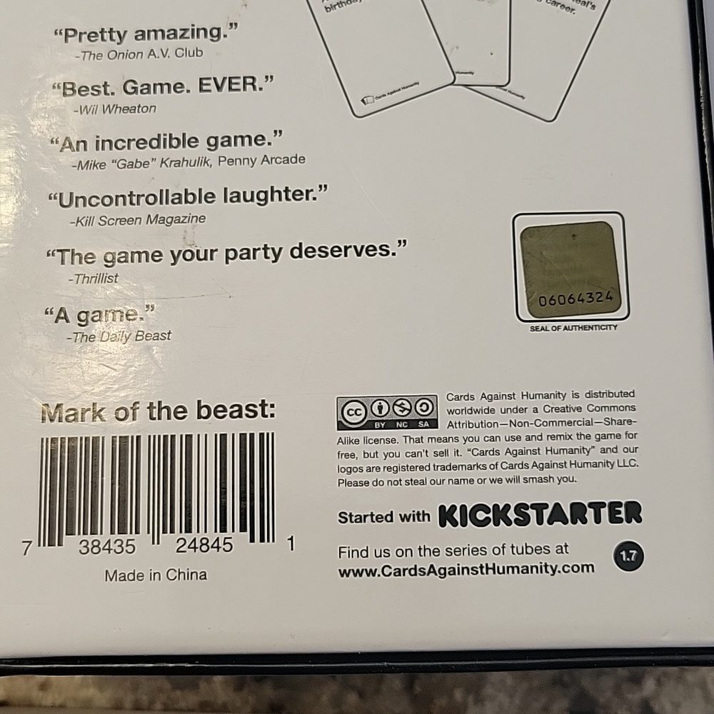 Cards Against Humanity - Picture 4 of 6